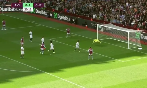 Kepa hóa 'người nhện', bịt kín mọi đường vào khung thành Chelsea