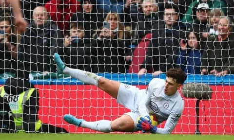 Kepa tiết lộ bí quyết bắt penalty hay