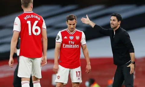 Kevin Campbell gọi tên 2 nhân tố Arsenal có thái độ tiêu cực