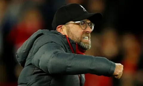 Khao khát trung vệ, Klopp "chộp lấy" chuyên gia nằm cáng Barca