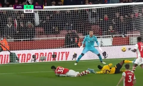 Khi bất công lại tìm đến Arsenal