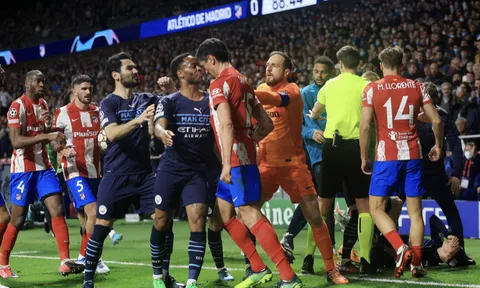 Khi Guardiola cho Man City diễn nhiều vai