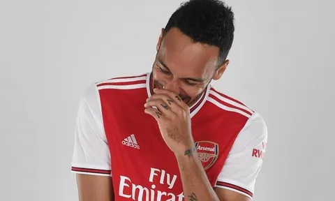'Khịa' sai Arsenal, cựu chủ tịch Tottenham bị mỉa mai không thương tiếc