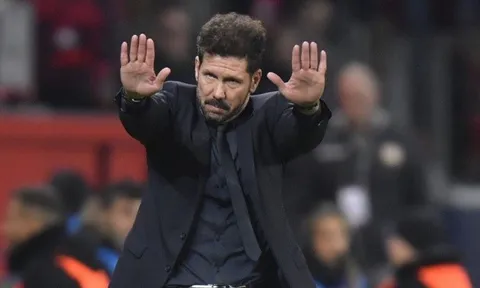 Khó vụ Suarez, Atletico giật ngay "sát thủ" 49 bàn/50 trận thay thế