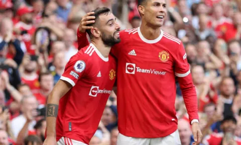 Không chỉ cú đúp, hành động tinh tế của Ronaldo khiến CĐV phát cuồng