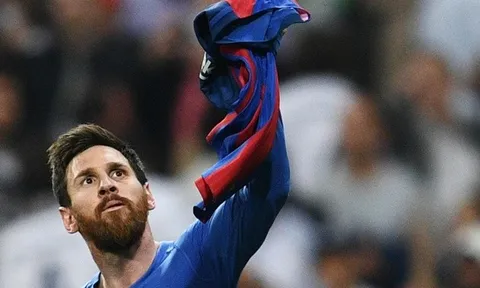 Không phải Ronaldo, Messi đổi áo với 1 sao Juve sau trận