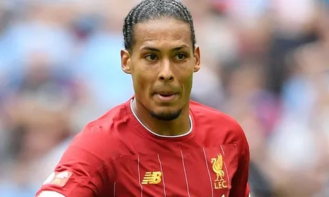 Không thi đấu, Van Dijk nhắn các đồng đội 1 lời