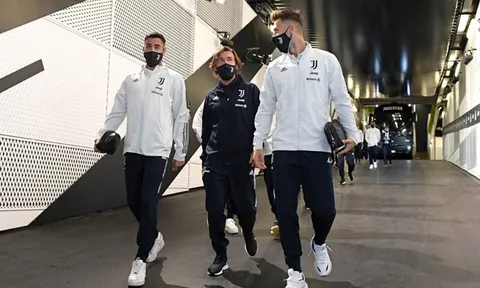 Không tốn 1 giọt mồ hôi, Juventus giành chiến thắng 3-0 trước Napoli