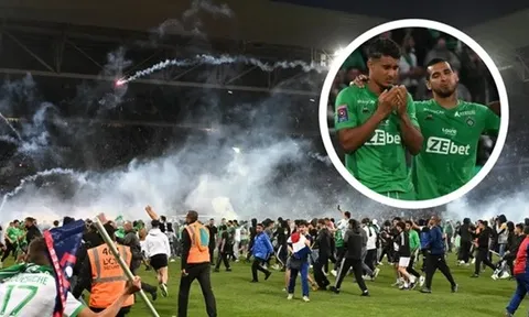 Khung cảnh bạo loạn điên rồ, CĐV tấn công cầu thủ khi đội nhà rớt hạng Ligue 1