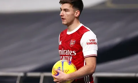 CHOÁNG! Sao Arsenal 'nổi điên', chửi thề quá gắt ngay trên sân
