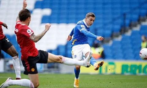 Kiểu phòng ngự "tôi là ai, đây là đâu" thảm họa của "máy tắc bóng" Man Utd