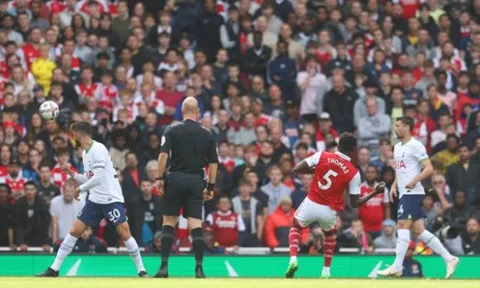 "Bạn sẽ nghĩ cậu ấy làm điều đó mỗi tuần cho Arsenal"