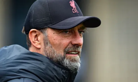 Liverpool nhận tin sét đánh trước đại chiến Man City
