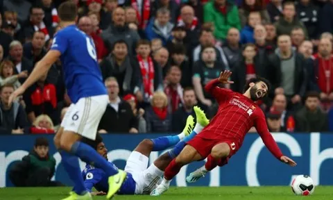 Klopp điên tiết: "Sao hắn ta dám làm thế? Tôi không thể bỏ qua"