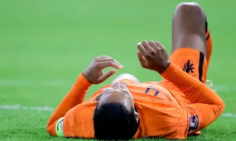 Klopp gọi điện hỏi chấn thương, Van Dijk trả lời 200%