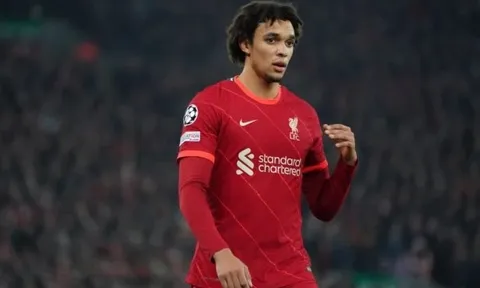 Klopp hé lộ khả năng ra sân của Arnold trận gặp Benfica