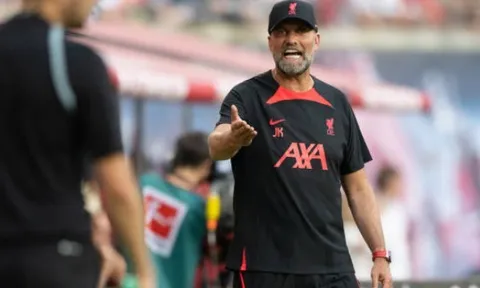 Klopp nhắc nhở toàn đội Liverpool