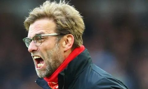 "Klopp nhìn tôi và hét: 'Làm bất cứ thứ khốn kiếp nào cậu muốn!'"