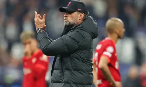 Klopp nói gì với phòng thay đồ Liverpool sau thất bại?