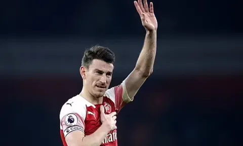 Cựu đội trưởng Arsenal giải nghệ