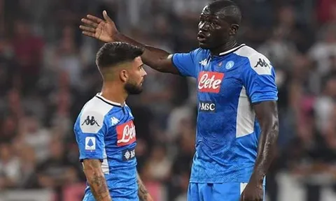Chướng tai, Man City chuẩn bị gửi 'bao tải tiền' đến Napoli