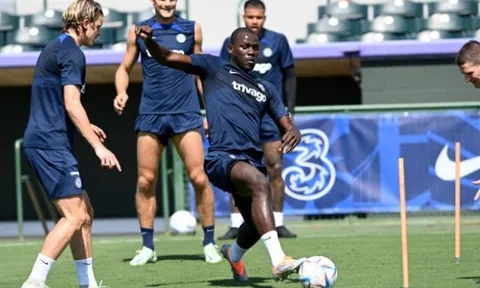 Koulibaly tập buổi đầu tiên cùng Chelsea