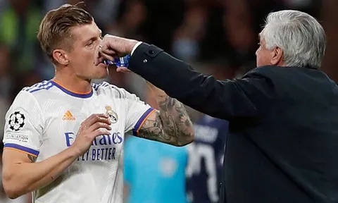 Kroos: 'Nghe có vẻ Ancelotti không biết gì về chiến thuật'
