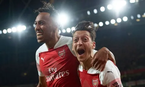 Ozil 'tiếp tay' cho Aubameyang, Kroos nói luôn 2 câu