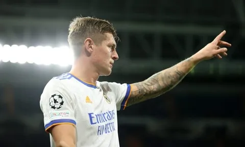 Kroos cam kết tương lai ở Real