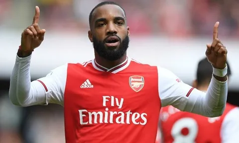 Lacazette ra điều kiện cho đội bóng mới