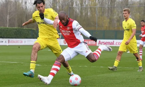 Lacazette lập hat-trick trong chiến thắng 4-1 của Arsenal