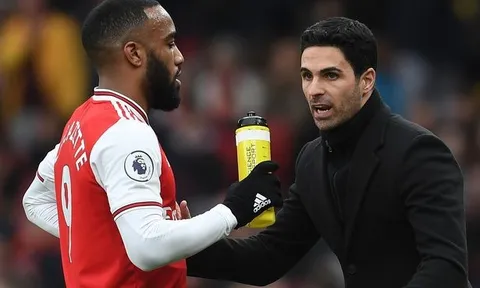 Lacazette úp mở tương lai, Mikel Arteta lập tức chấn chỉnh