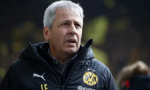 Làm điều điên rồ, HLV Dortmund bị NHM đòi tống cổ