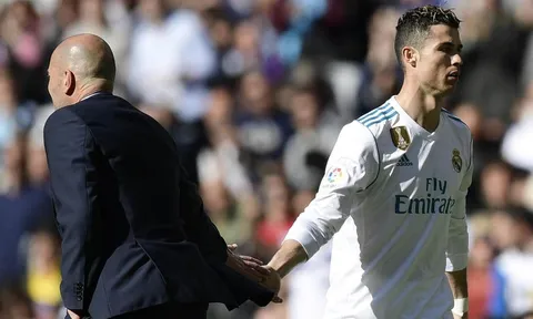 "Làm gỏi" Galatasaray, Zidane vội chối bỏ Ronaldo để tôn vinh một cái tên