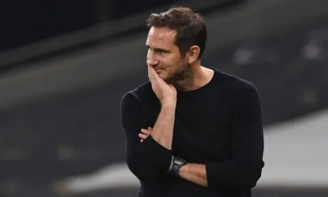 Lampard dứt tình, "kẻ thừa" nơi trung tuyến đếm ngày rời London