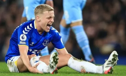 Van de Beek không có tên trong đội hình, Lampard giải thích nguyên do