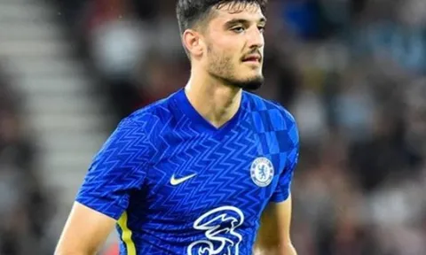 Lần đầu cho tiền đạo Chelsea