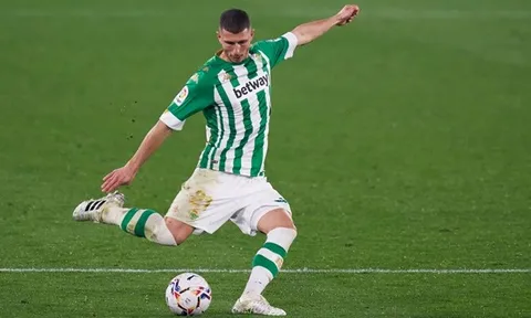 Lao đao bất ổn, Arsenal dồn tiền mua 'chiến binh trung tuyến' La Liga