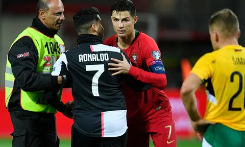 Lập hattrick cực đỉnh, Ronaldo có hành động gây sốt