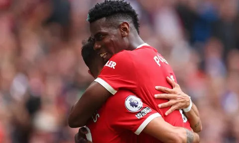Lập poker kiến tạo, Pogba được đồng đội so sánh với Messi