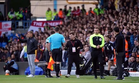 Vì sao trận Leeds - Arsenal bị hoãn?