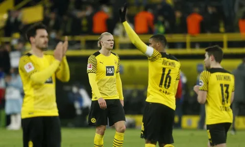 Leipzig đè bẹp Dortmund