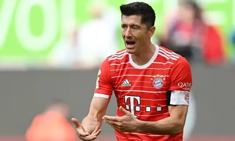 Lewandowski bị đặt dấu hỏi về ý định đến Barca