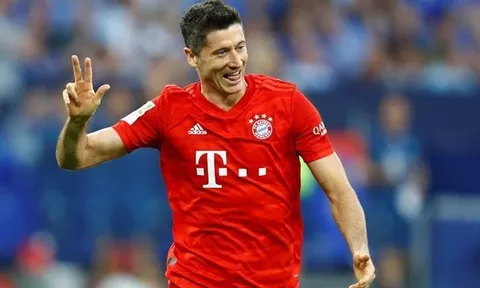 'Lewandowski giỏi hơn tôi gấp 10 lần'
