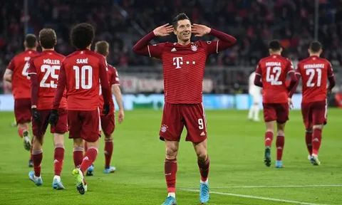 Lewandowski lập hattrick trong 11 phút, Bayern thắng hủy diệt 7-1