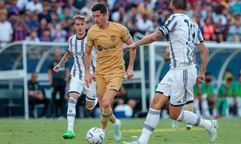 Lewandowski lu mờ trước Dembele
