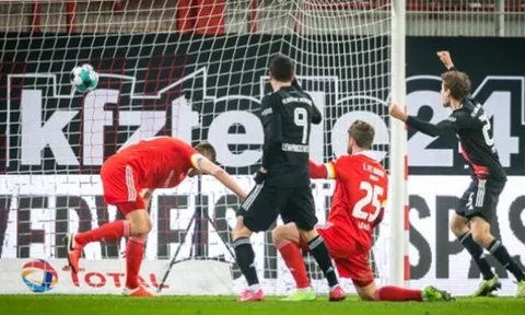 Lewandowski nổ súng, Bayern nhọc nhằn trở lại ngôi đầu
