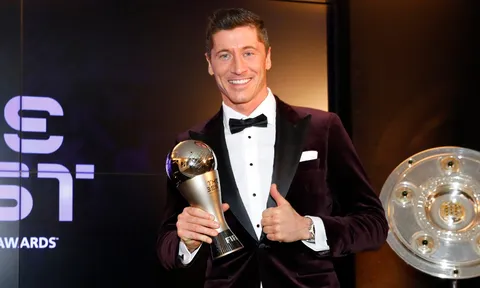 Lewandowski thắng giải The Best 2021, Ronaldo được vinh danh