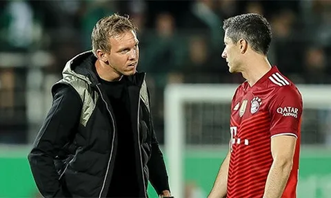 Xấc xược với Nagelsmann, Lewandowski hóa "cừu đen" ở Bayern