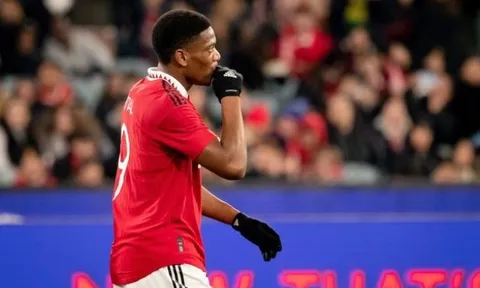 Liên tục ghi bàn, Ten Hag nhắc nhở Martial
